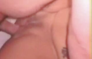 XXX Esposa puta se folla a xxx gays viejos hombres mayores en el garaje sucio