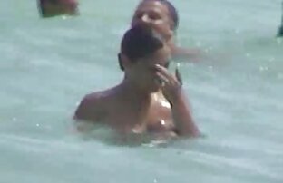 XXX hermosas mujeres rubias en el baño gays follando en el bosque