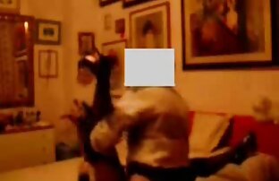 Abuelita y mamás compartiendo una polla videos gay culiando joven y afortunada